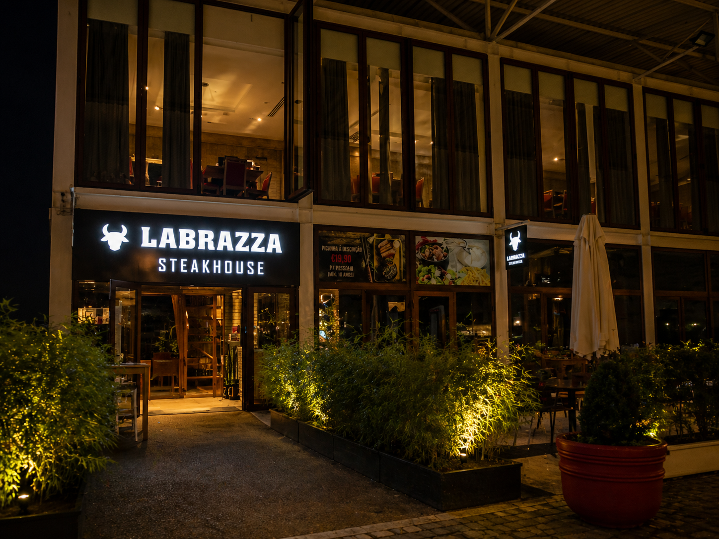 Interior do Labrazza Steakhouse